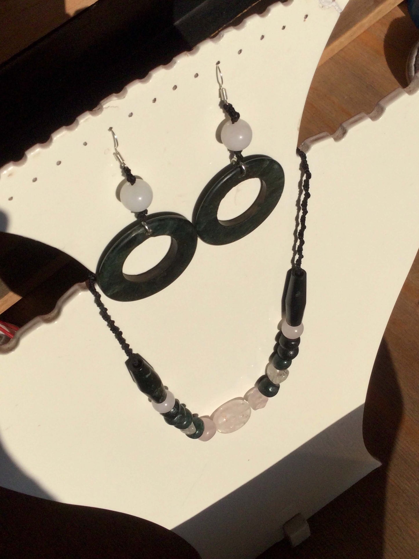 Set Guatemalan Jade beads Style Jewelry - Dark Green Serpentine and Rose Quartz Necklace - Hoop Earrings