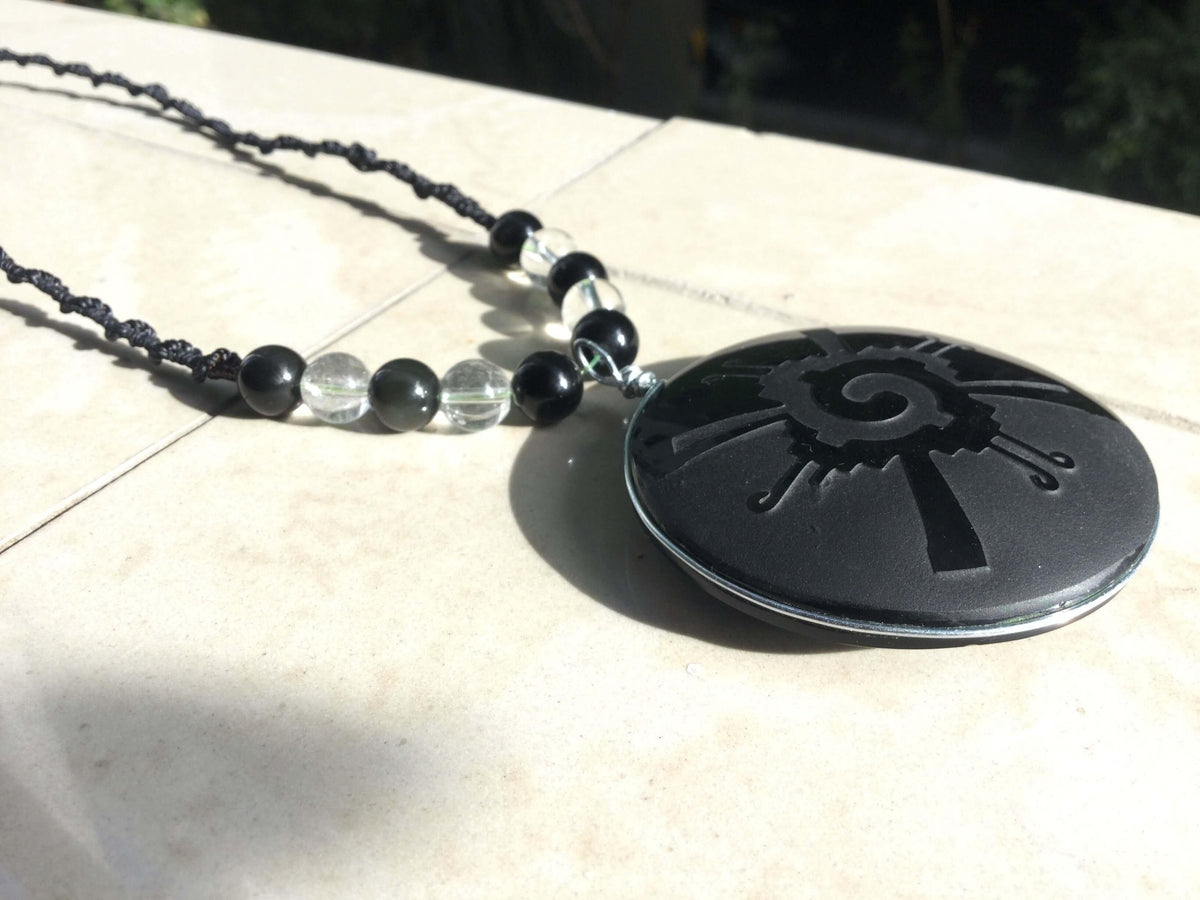 Colgante Vida-Muerte | Obsidiana Negra Grabada a Mano | 50mm | Máscara Teotihuacana | Joyería Mexicana Precolombina