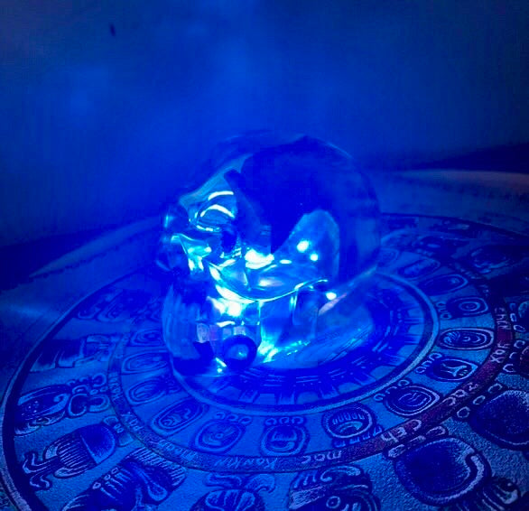 Handcrafted Resin Skull with Wood and Integrated Light - Unique Decoration
