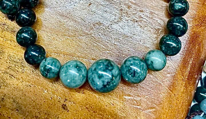 Guatemalan Jade Jaguar & Apple Jade Manzana beads Bracelet - Mayan Mexican Jewelry
