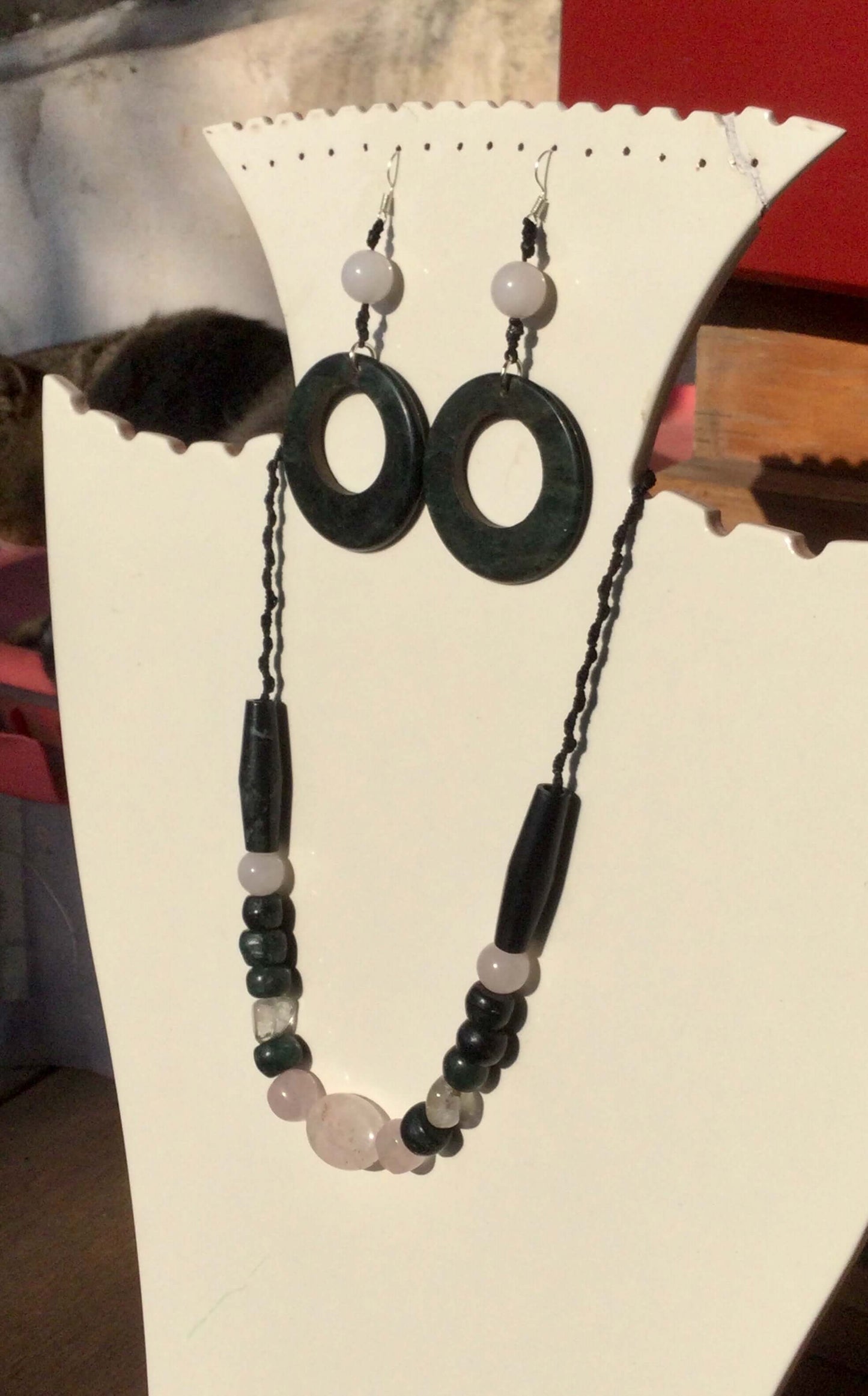 Set Guatemalan Jade beads Style Jewelry - Dark Green Serpentine and Rose Quartz Necklace - Hoop Earrings