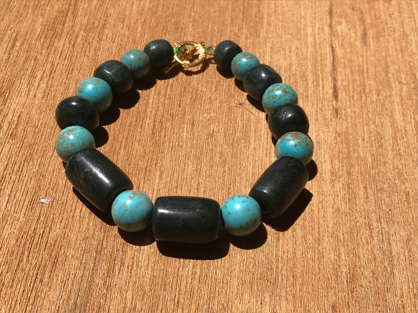 Guatemaltean Jade Armband Maya Jade Schmuck dunkelgrüne und türkisfarbene Perlen
