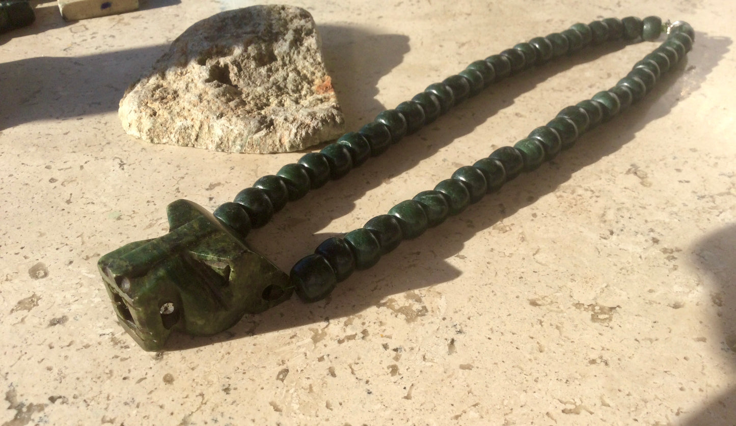 Colgante de Jaguar, collar de cuentas de jade guatemalteco, piedra serpentina - Joyería Maya, Cultura Precolombina Mexicana