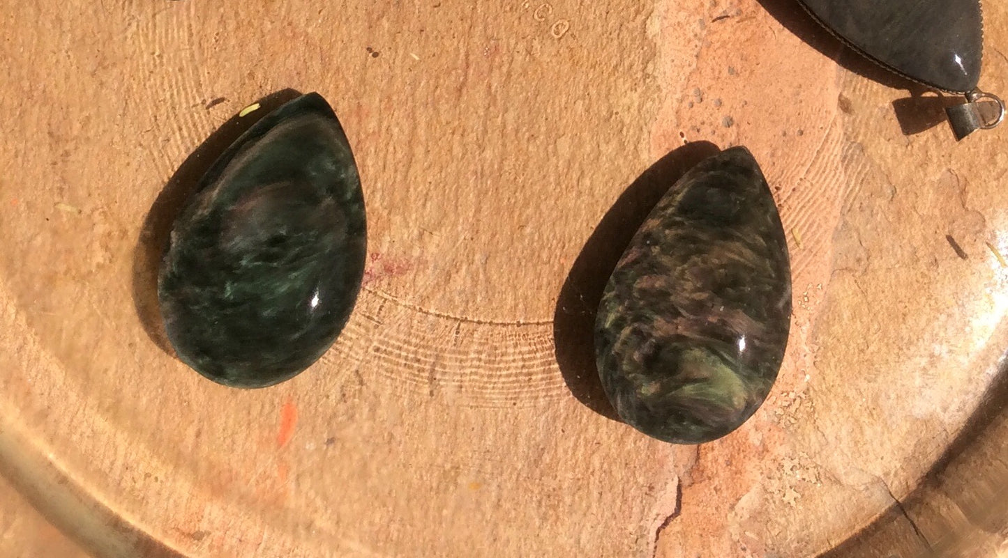 Obsidian Royal Velvet, Green Drop Manto Huichol, Mentogochol, Natural Rainbow Obsidian from Mexico