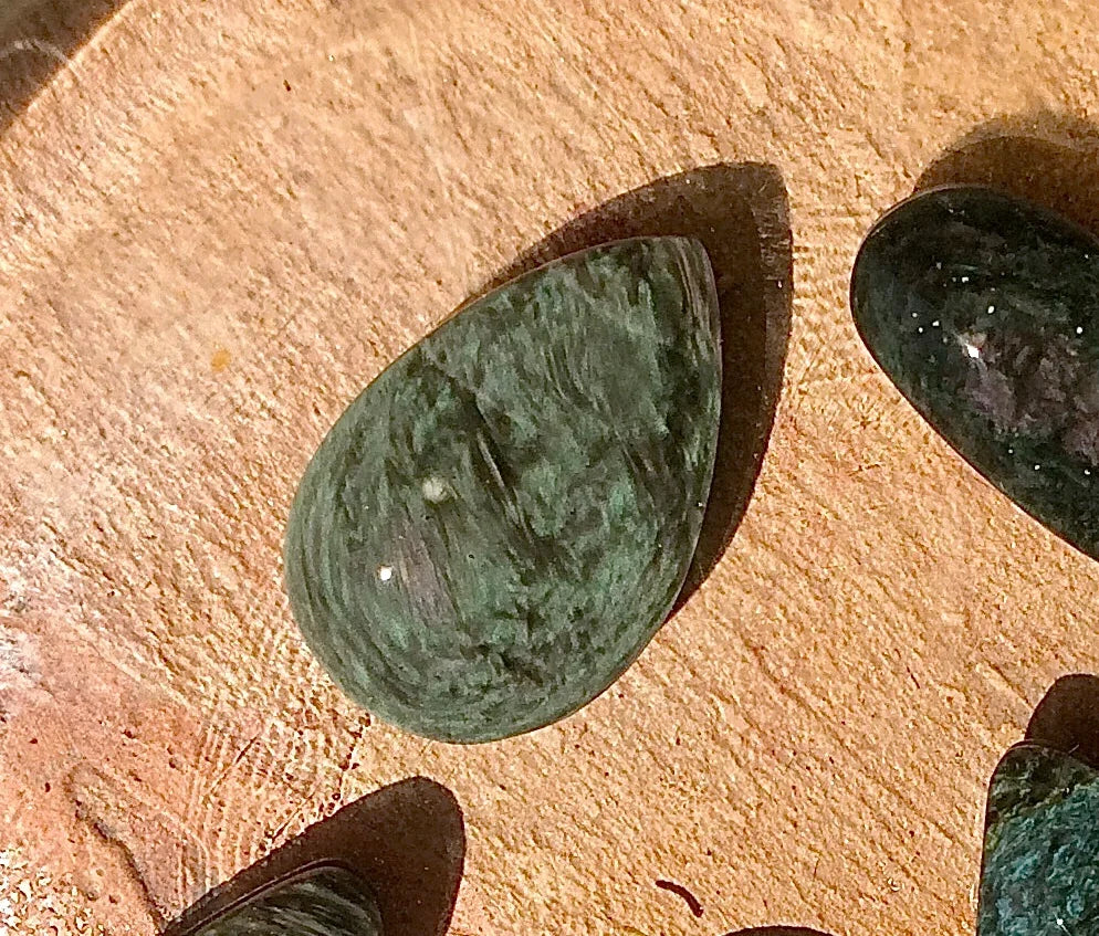 Obsidian Royal Velvet | Pink Blue Drop Manto Huichol | Mentogochol | Natural Rainbow Obsidian from Mexico