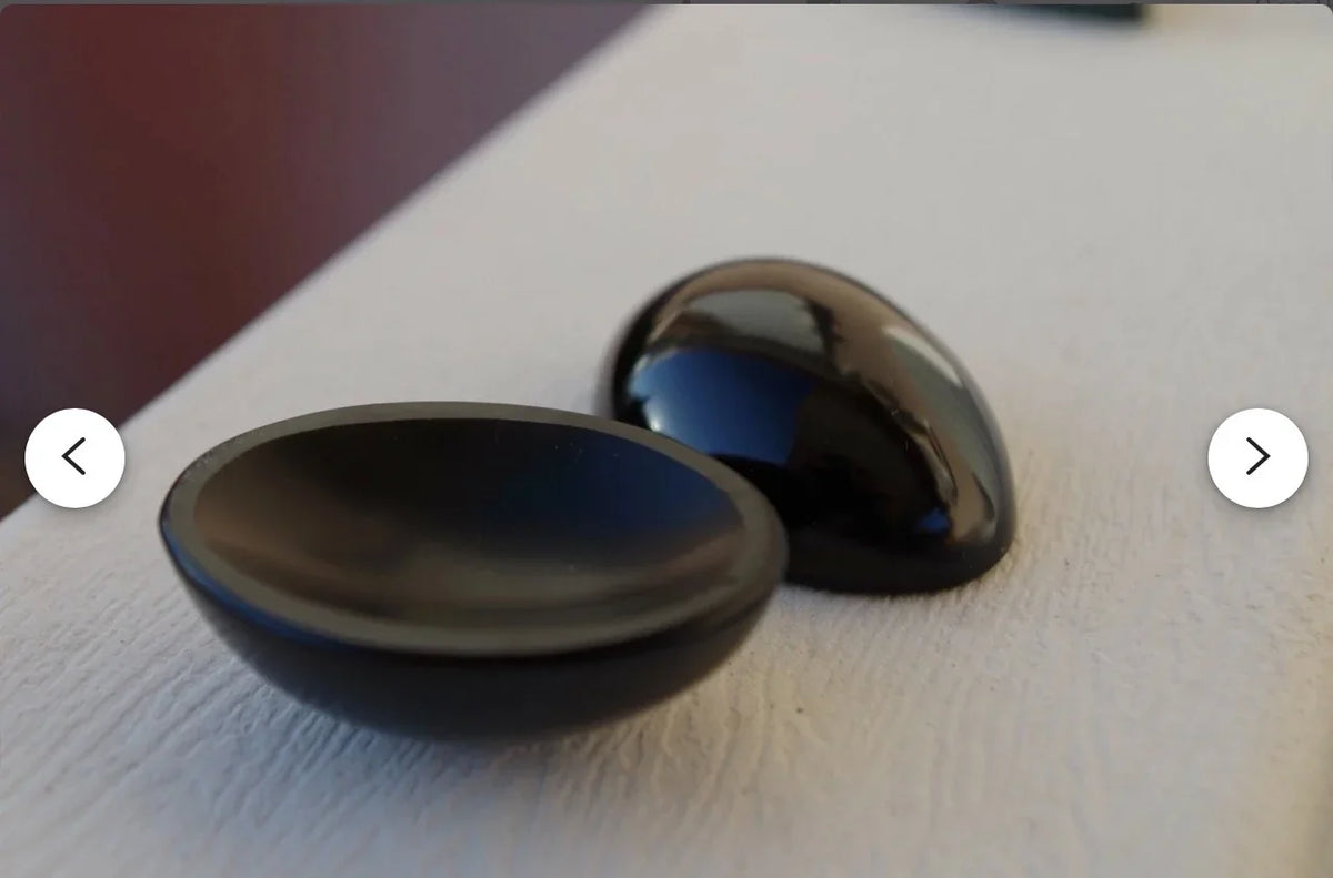 Masque oculaire en obsidienne | 4,2 cm | Détente et méditation | Chakra du troisième œil | Teotihuacan | Cristal mexicain