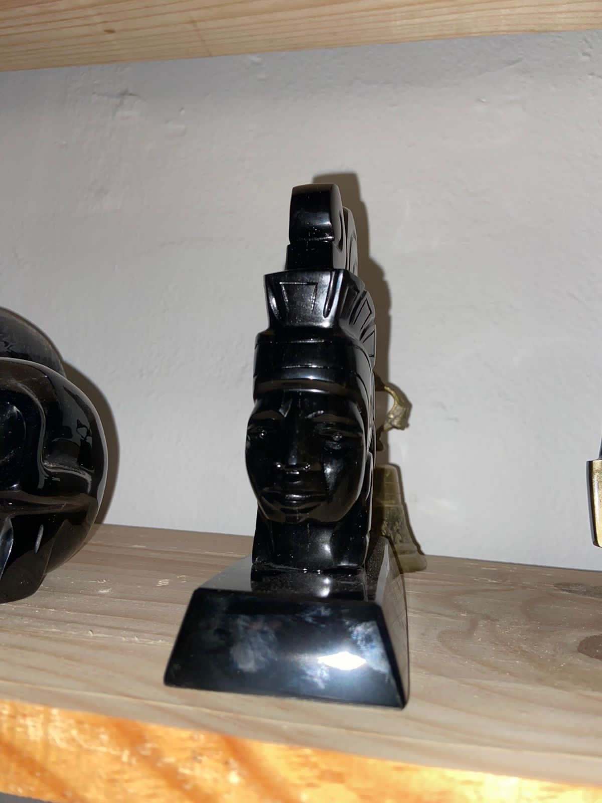 Cuauhtemoc carved in golden obsidian, pre-Colombian pre-Hispanic sculpture, Mexican decoration collection