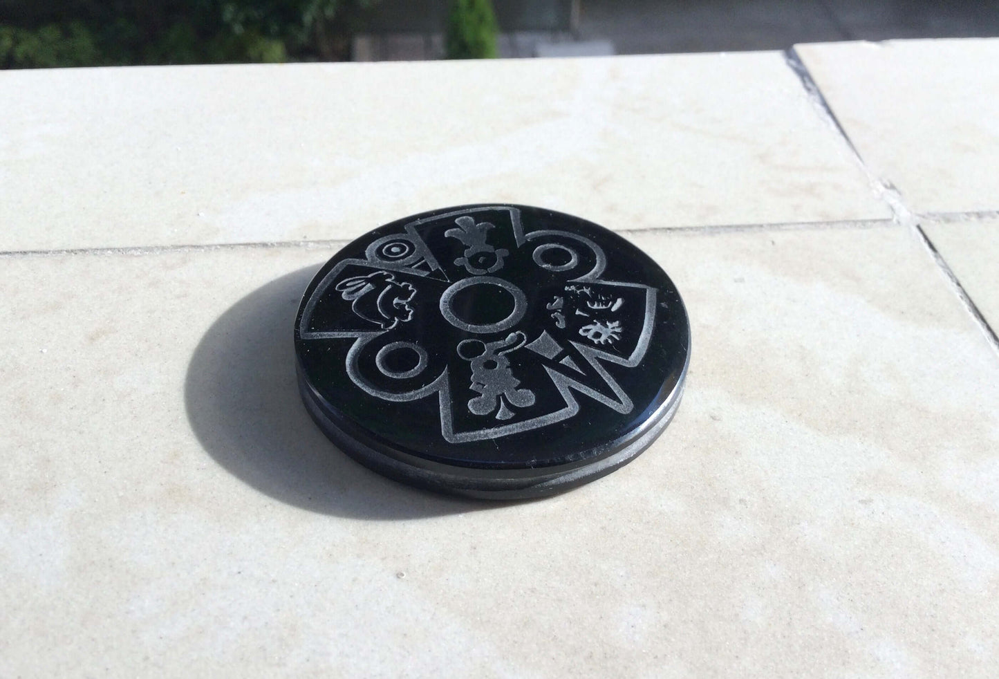 Aztec Ollin symbols Pendant engraved in Obsidian - Mexican precolombian jewelry