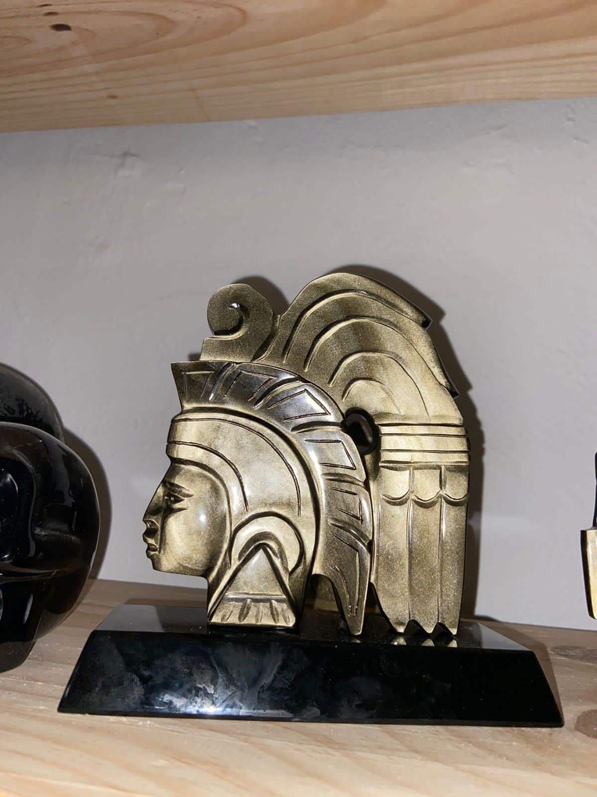 Cuauhtemoc carved in golden obsidian, pre-Colombian pre-Hispanic sculpture, Mexican decoration collection