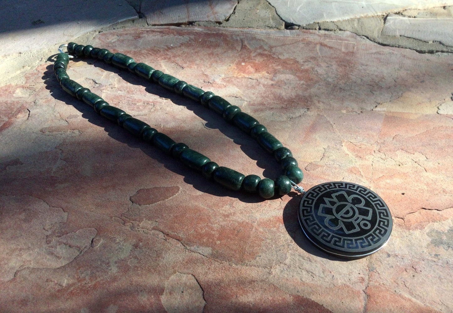 Pendentif Vie-Mort gravé en Obsidienne - Bijoux précolombiens mexicains