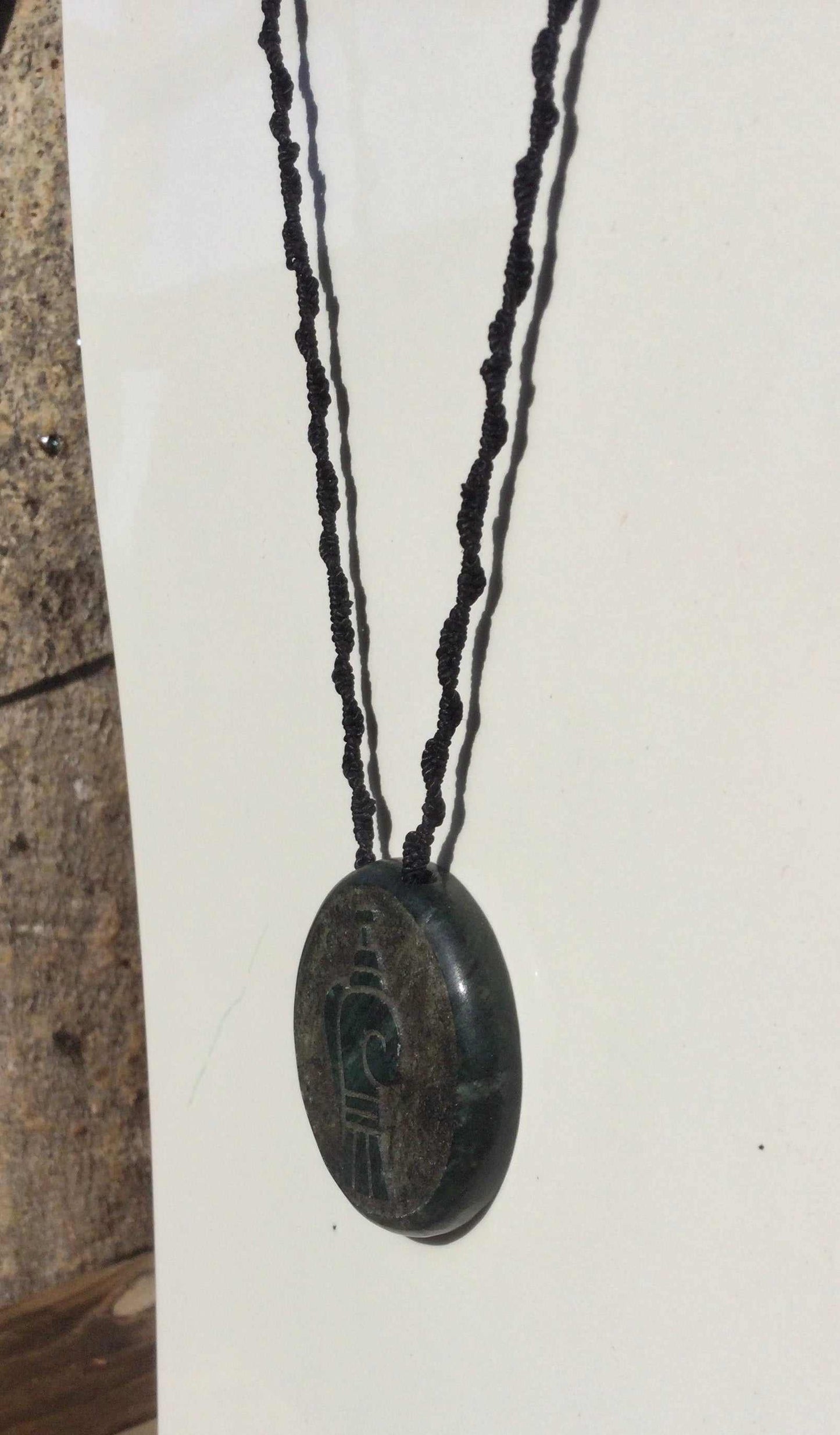 Pendentif aztèque Parole communication parole Symbole Collier serpentine en jade guatémaltèque - Bijoux précolombiens mexicains