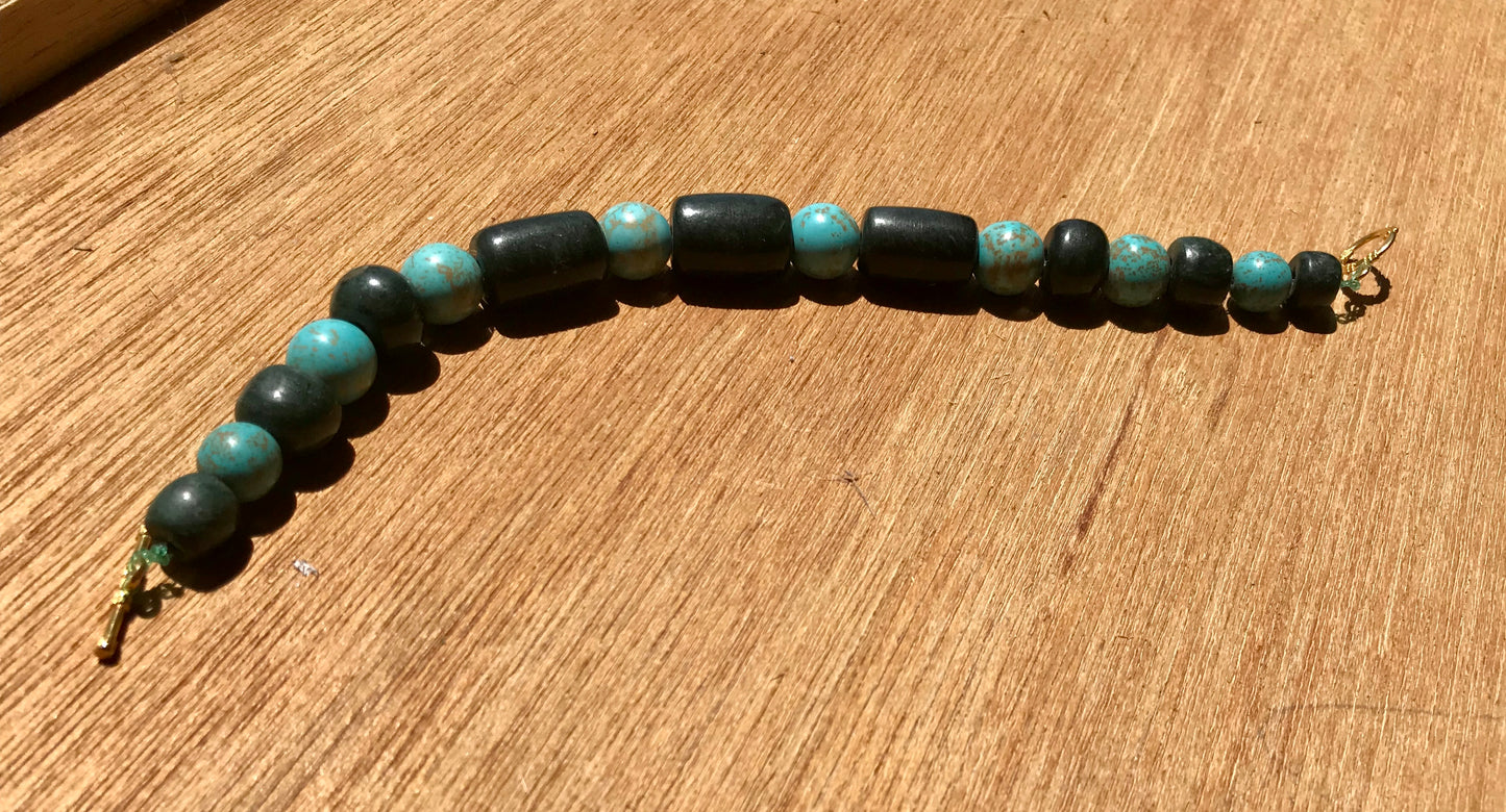 Mayan bracelet - Dark Green serpentine stone like Guatemalan Jade Jewelry with Turquoise Beads