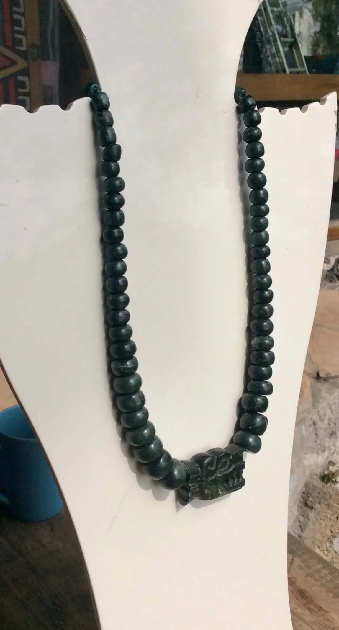 Collar con colgante de Quetzalcoatl | Kukulkan Serpiente Emplumada | Serpentina estilo jade guatemalteco | Joyería Maya