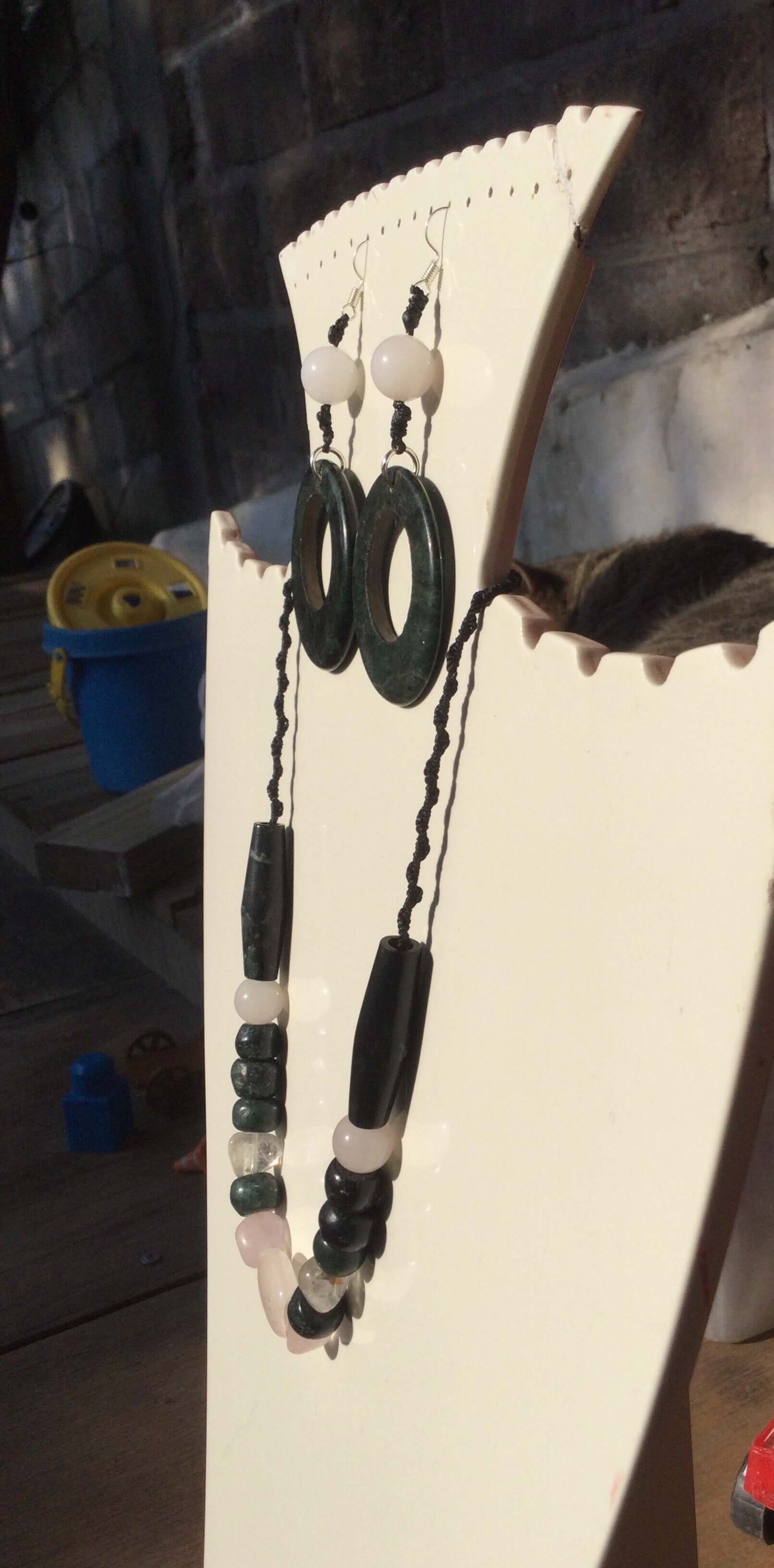 Set Guatemalan Jade beads Style Jewelry - Dark Green Serpentine and Rose Quartz Necklace - Hoop Earrings