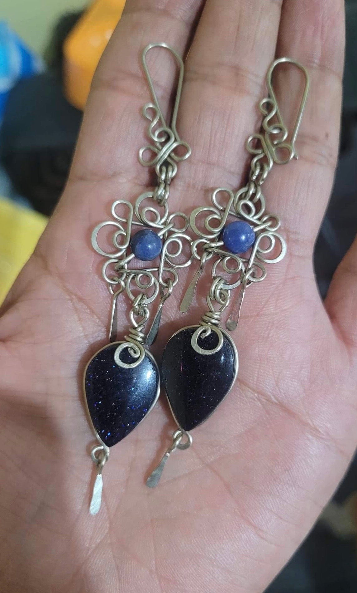 Pendientes de filigrana de sodalita y aventurina azul: hechos a mano con amor