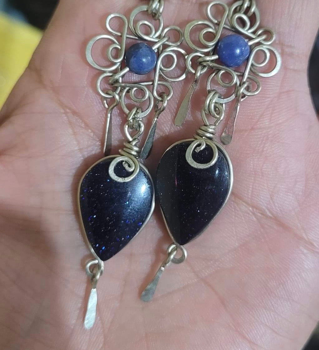 Pendientes de filigrana de sodalita y aventurina azul: hechos a mano con amor