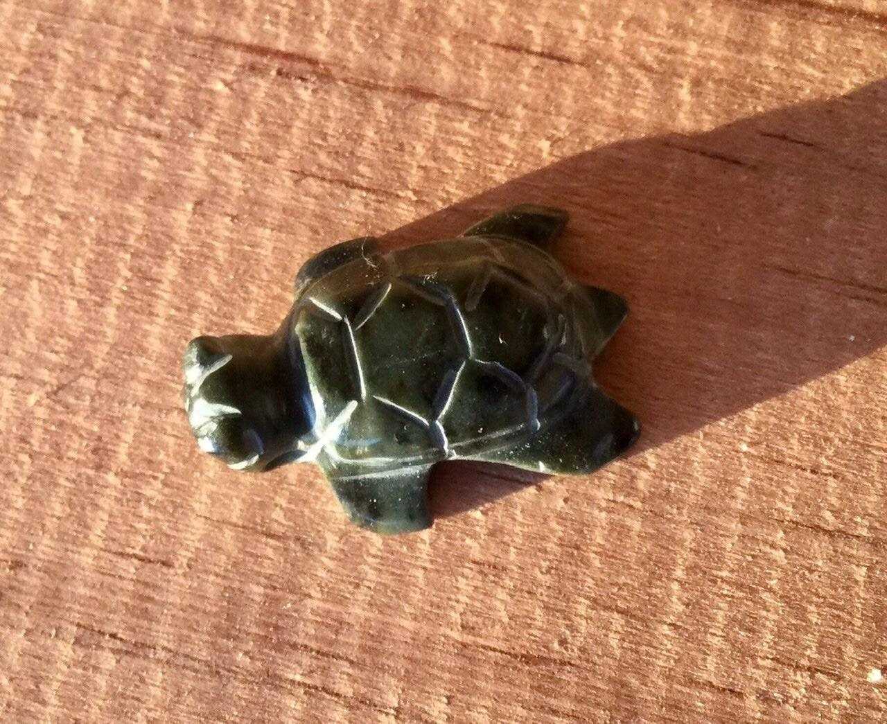 turtle pendant - green stone guatemalan jade mayan serpentine
