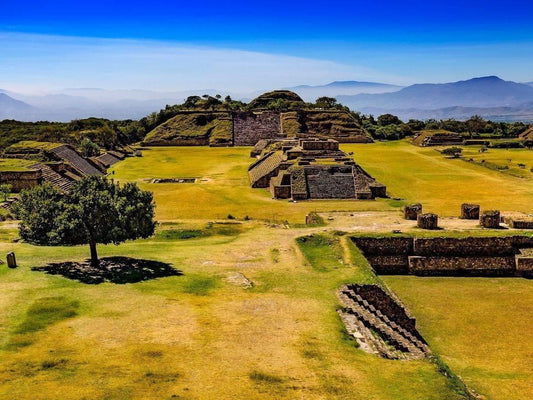 Monte Albán- Oaxaca - Sitio Arqueológico de Mexico 