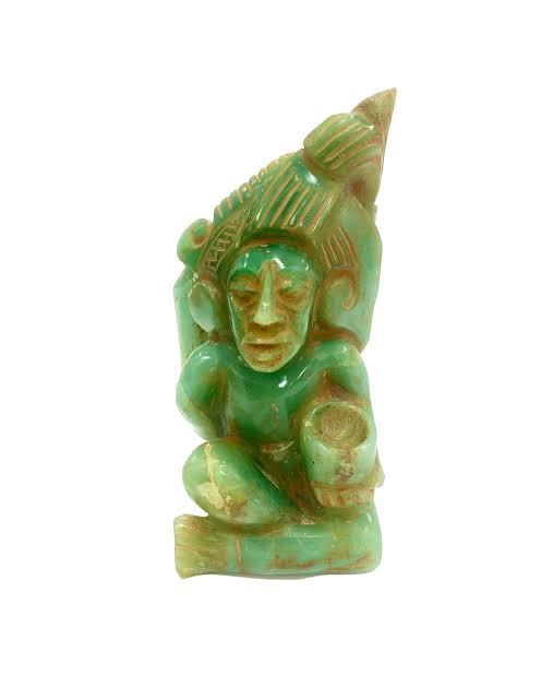 Escultura prehispánica de jade verde - figura mesoamericana tallada a mano - OllinMexica