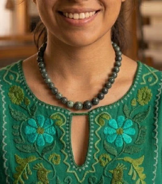 Guatemalan Jade Style Serpentine Stone Round Bead choker Necklace | 15mm | Mayan Pre-Columbian Jewelry (copia)