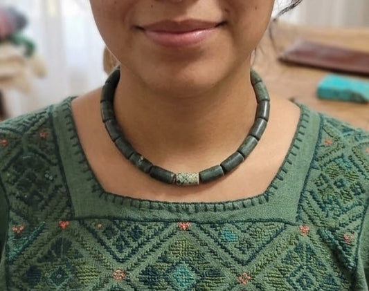 Guatemalan Jade Style Serpentine Stone tubes beads choker Necklace | Mayan Pre-Columbian Jewelry (copia)
