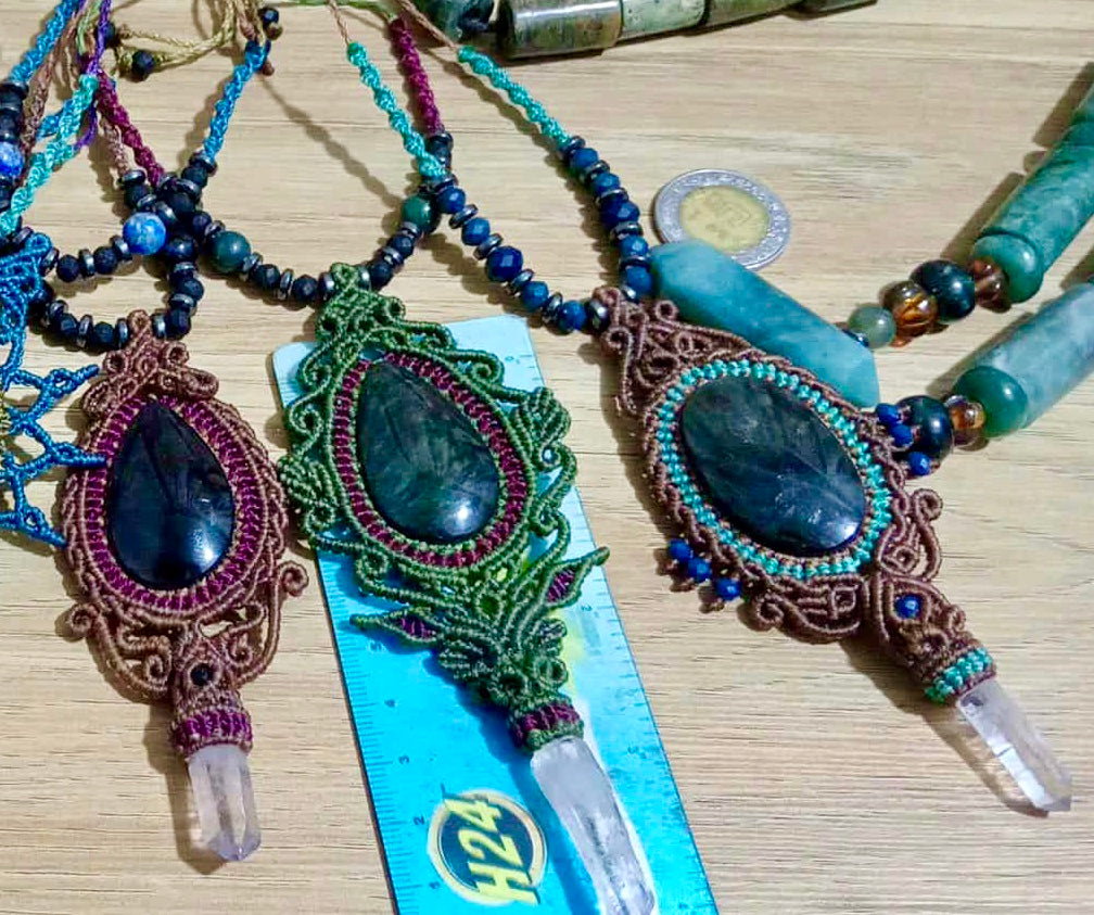 Green Macramé necklace with velvet Obsidian pendant & crystal Quartz  - Mexican Handmade - Protection, revelation & purification
