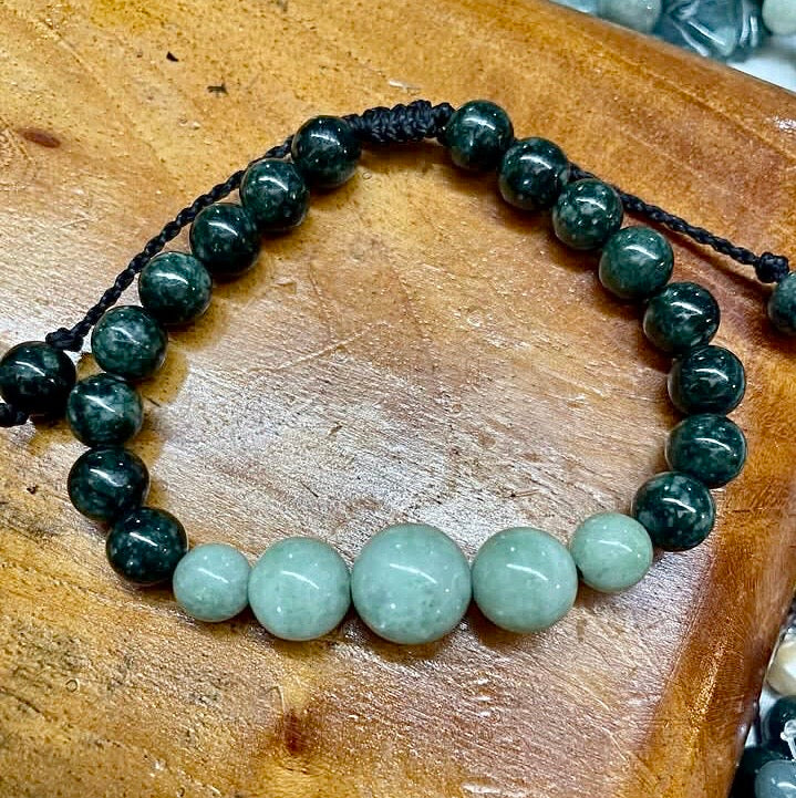 Guatemalan Jade Jaguar & Apple Jade Manzana beads Bracelet - Mayan Mexican Jewelry