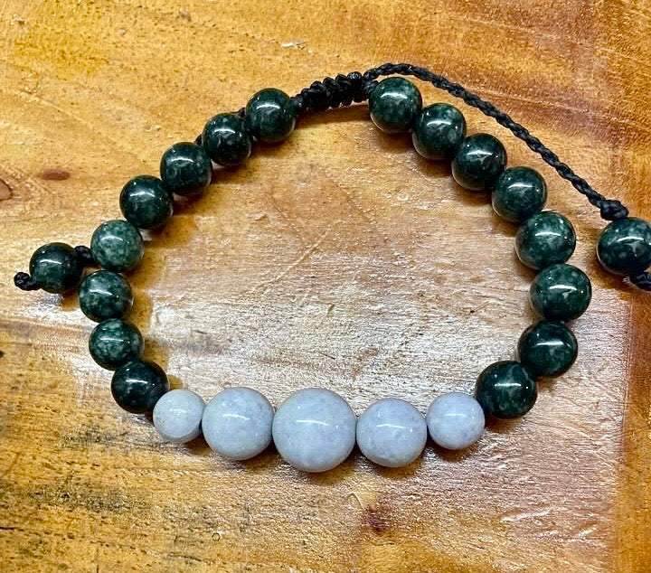 Guatemalan Jade Jaguar and Lila lavender Jade beads Bracelet - Mayan Mexican Jewelry