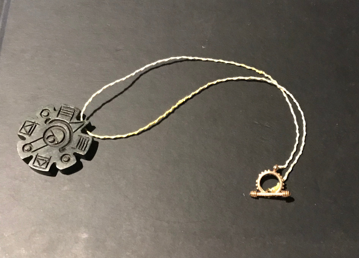 Ollin Pendant, Aztec calendar symbol, Guatemalan jade style, serpentine stone, Mexican precolombian Jewelry (Copia)