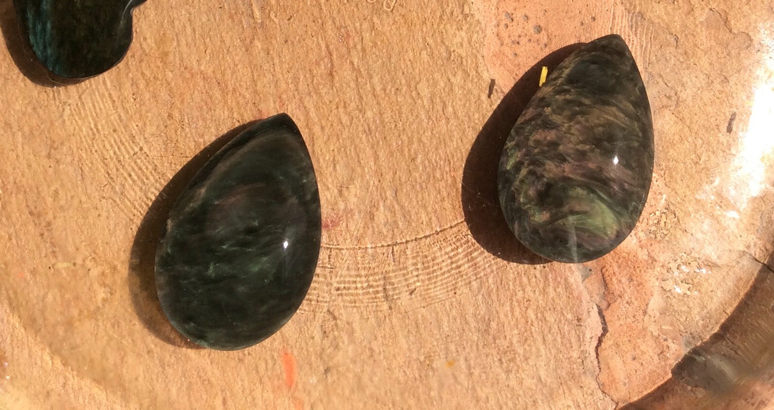 Obsidian Royal Velvet, Drop Manto Huichol, Mentogochol, Natural Rainbow Obsidian from Mexico