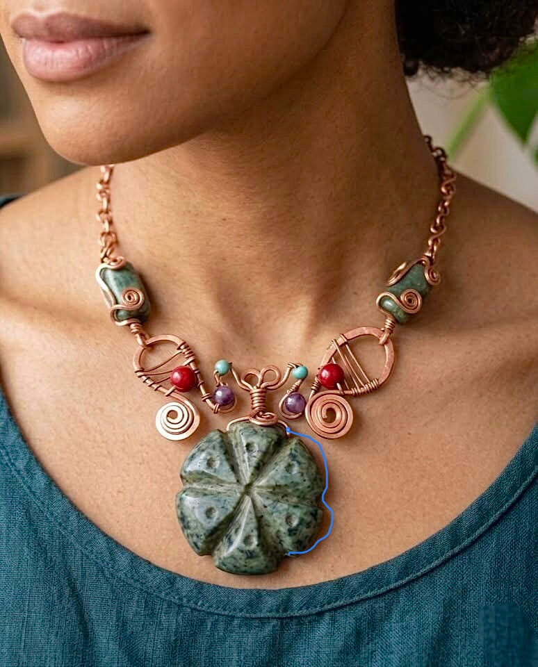 Pendentif en peyote sculpté - Pierre serpentine de style jade guatémaltèque - Cactus sacré mexicain Hikuri fabriqué