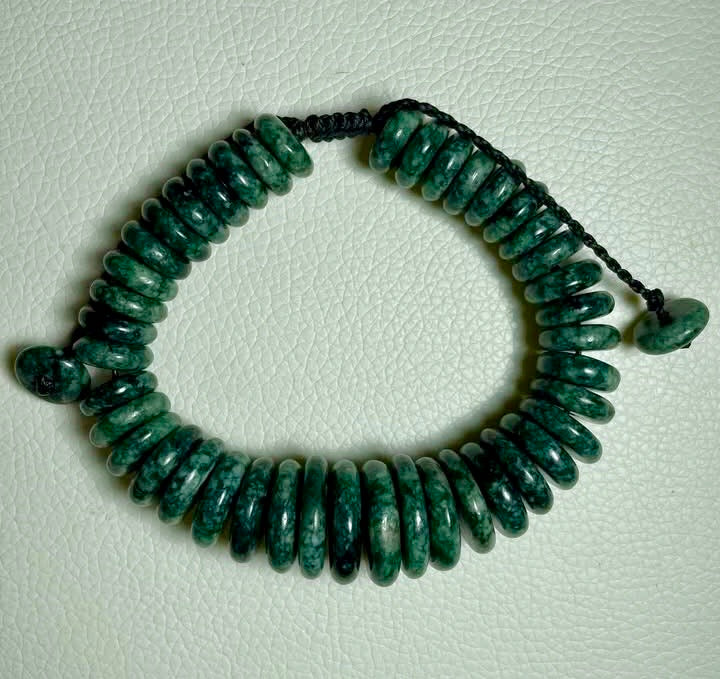 Guatemalan Jade Jaguar Bracelet - Guatemalita Crescent beads - Mayan Mexican Jewelry