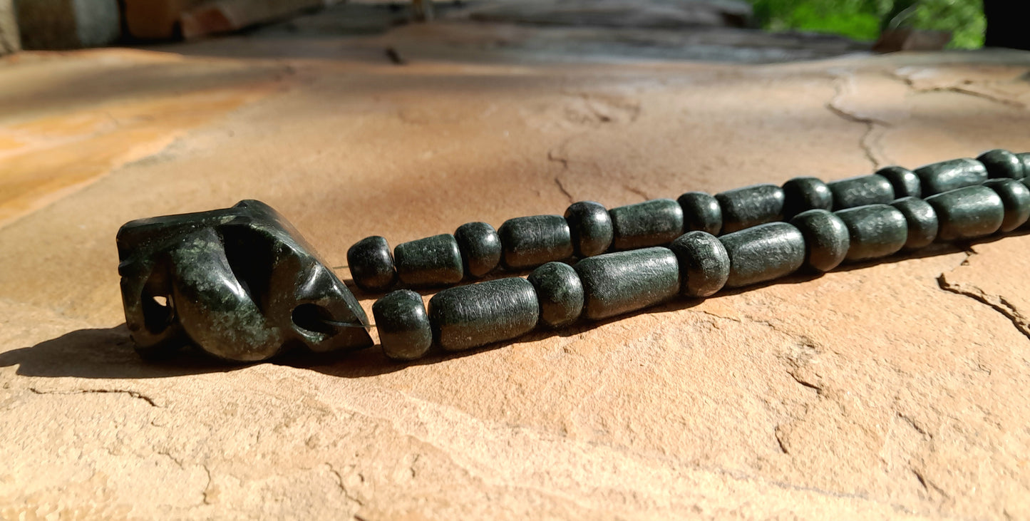 Colgante de Jaguar, collar estilo cuentas de jade guatemalteco, piedra serpentina - Joyería Maya, Cultura Mexicana